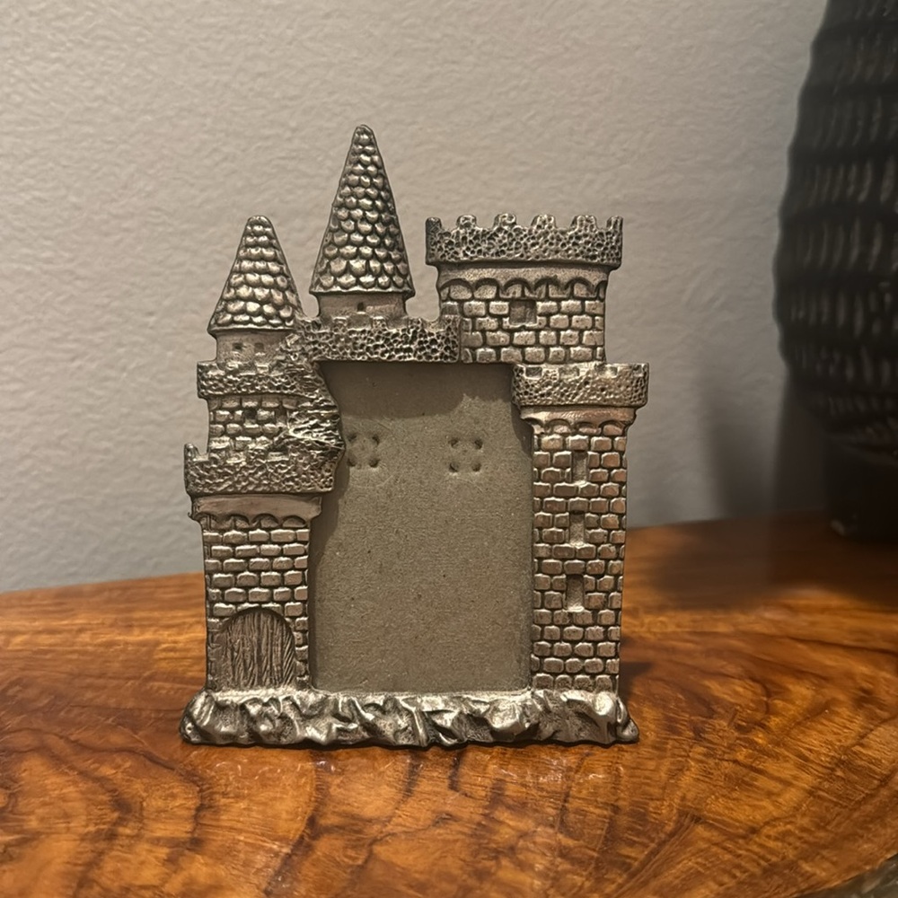 Castle Photo Frame - Picture 3 of 4